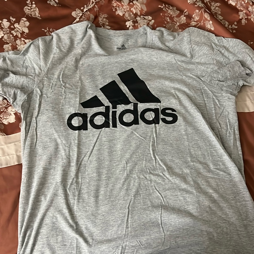 Adidas XL Mens amplifier tee shirt